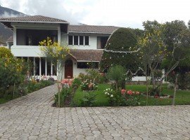Casa Av. Manuel Cordova Galarza Sector La Pampa