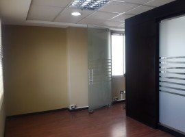 Alquiler de Oficina Con Divisiones Norte de Quito