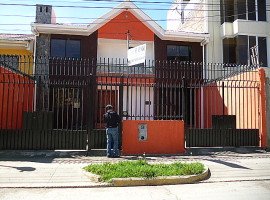 Amplia Casa Rentera de Venta A Una Cuadra De La Av Las Americas Cuenca