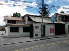 Casa de Venta San Rafael, Urb. Roble Antiguo. Av. Mariana de Jesús lote 20