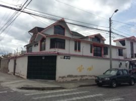 Casa con Departamento de Venta en Ibarra
