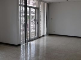 Alquilo Oficina /departamento En Cdla Kennedy, Guayaquil