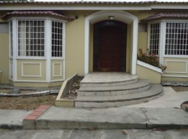Alquilo Villa En Sector  San Eduardo ,av  Rodriguez Bonin , Guayaquil