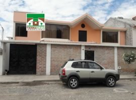 Casa de Venta amplia para familia Grande en Ibarra