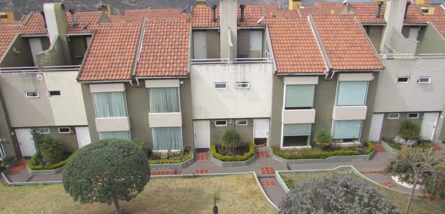 Casa de Venta Francisco del Campo Albert Einstein, Quito