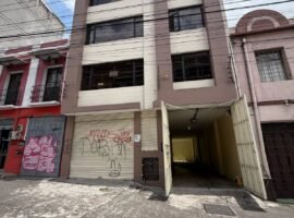 Edificio en venta al norte de Quito sector Casa de la cultura
