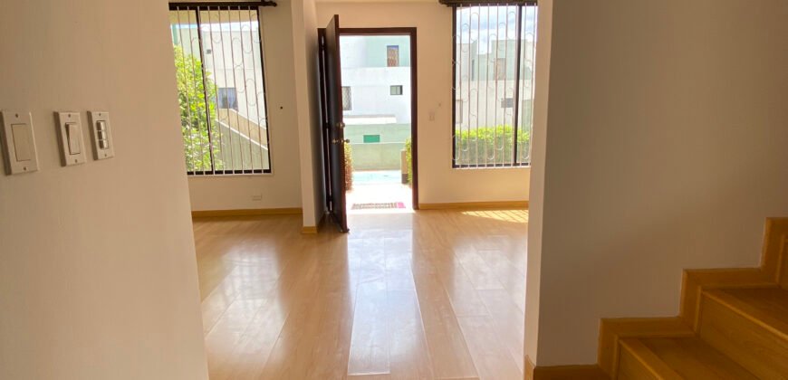 Modesto Chavez y Av. Jaime Roldos Aguilera, Conjunto Solaqua, Quito, Ec