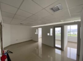 RIVER PLAZA, AV. LEON FEBRESCORDERO, GUAYAQUIL, FRENTE A LA JOYA