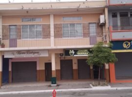 10 de Agosto entre Flores y Martin Icaza