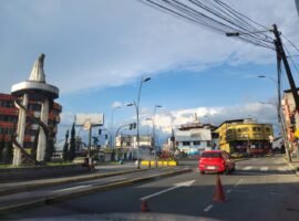 GALAPAGOS Y MANUELITA SAENZ