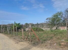 Venta de doble terreno esquinero en Tonsupa